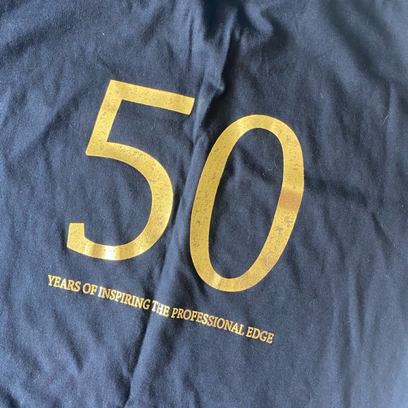 Redken graphic T-shirt gold 50th edition - Picture 2 of 3